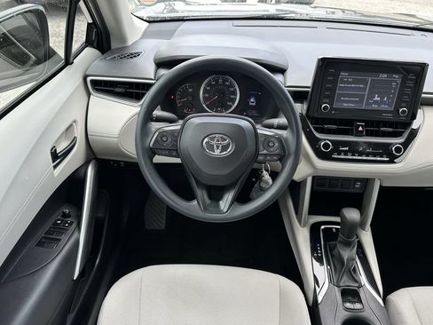 Used 2022 Toyota Corolla Cross L FWD image 15