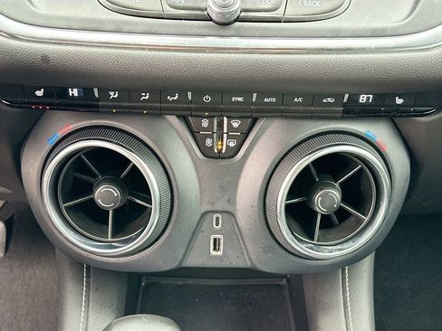 Used 2023 Chevrolet Blazer LT image 15