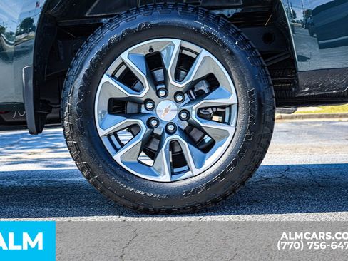 Used 2025 Chevrolet Silverado 1500 LT AWD/4WD image 16