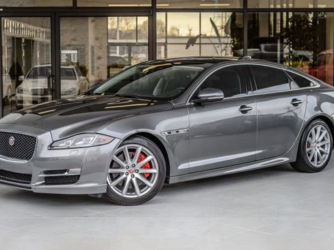 Used 2018 Jaguar XJ R-Sport image 2