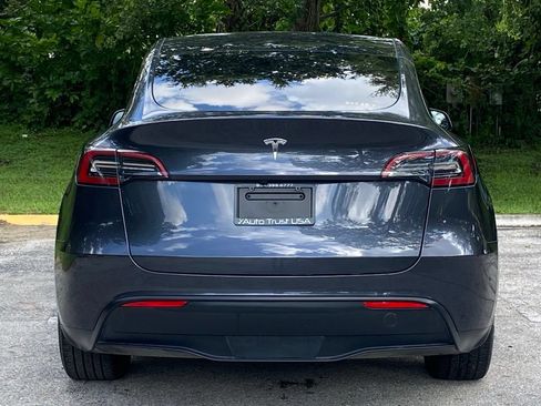 Used 2025 Tesla Model Y Long Range RWD image 8