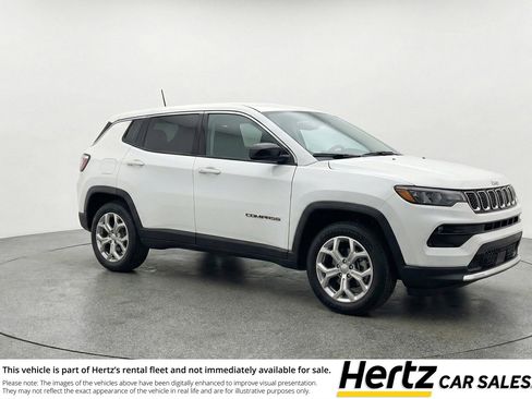 Used 2025 Jeep Compass Latitude AWD/4WD image 1