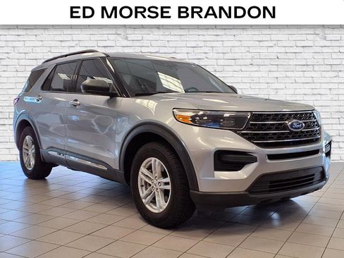 Used 2022 Ford Explorer XLT image 6