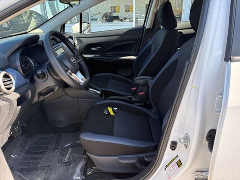 Used 2025 Nissan Versa SV image 24