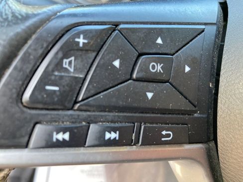 Used 2018 Nissan Rogue SV image 37