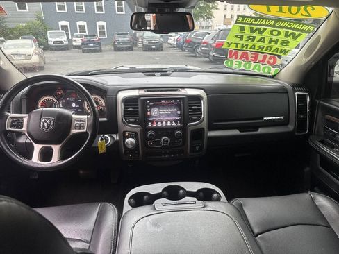 Used 2017 RAM 1500 Laramie AWD/4WD image 12