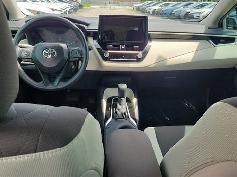 Used 2025 Toyota Corolla LE image 9