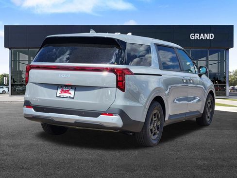 New 2027 Kia Carnival FWD image 5