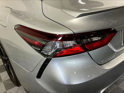 Used 2022 Toyota Camry SE image 38