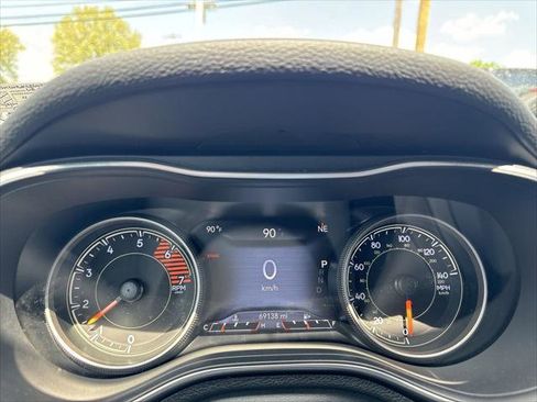 Certified 2019 Jeep Cherokee Limited w/ Luxury Group AWD/4WD image 26