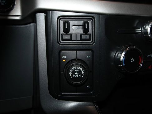 Used 2022 Ford F150 XLT w/ Equipment Group 302A High AWD/4WD image 18