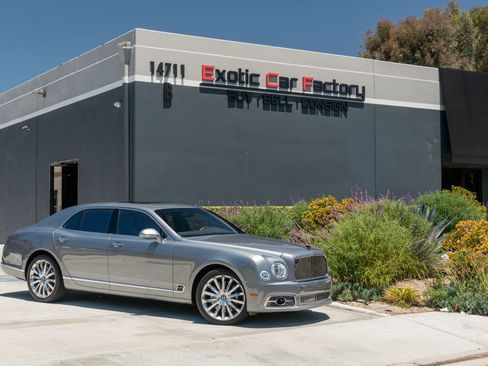 Used 2020 Bentley Mulsanne RWD image 1