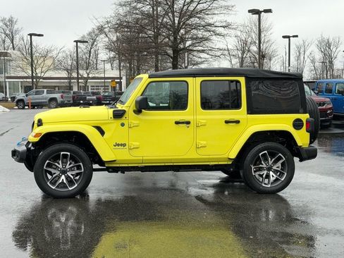 Used 2024 Jeep Wrangler Unlimited w/ Convenience Group image 11