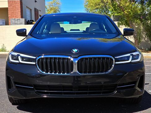 Used 2021 BMW 530e w/ Parking Assistance Package RWD image 4