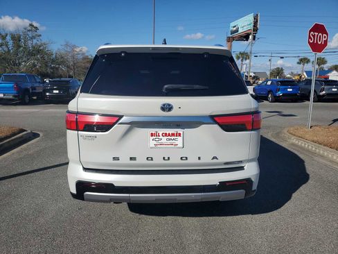Used 2025 Toyota Sequoia Capstone image 4