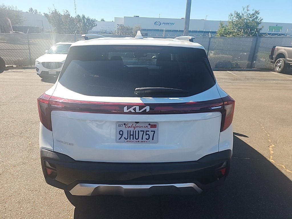 Certified 2024 Kia Seltos EX FWD image 10