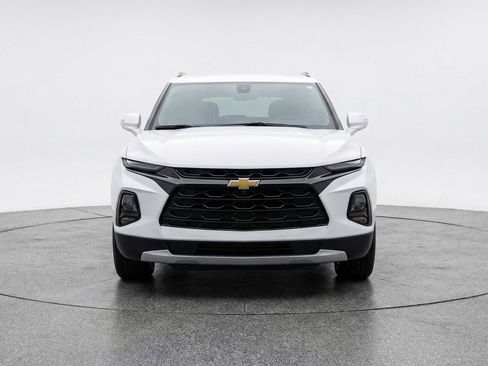 Used 2025 Chevrolet Blazer LT FWD image 2