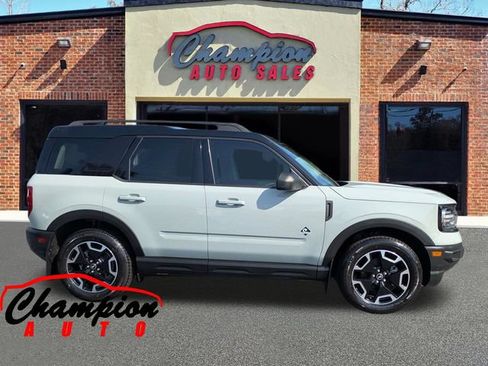 Used 2021 Ford Bronco Sport Outer Banks w/ Outer Banks Package AWD/4WD image 3