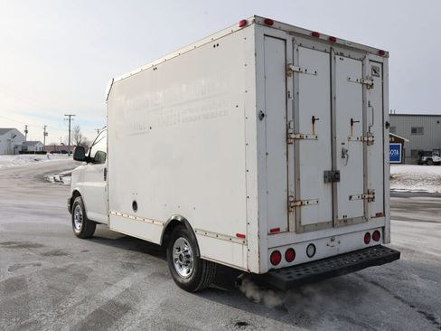 Used 2004 GMC Savana 3500 image 4