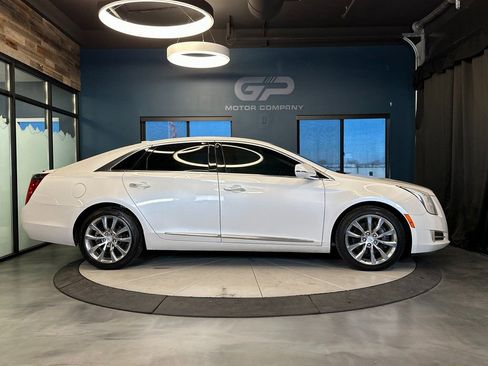 Used 2016 Cadillac XTS Premium image 2