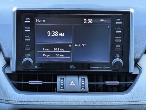 Used 2019 Toyota RAV4 XLE Premium w/ Cold Weather Package FWD image 18