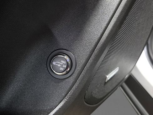 Used 2024 Chevrolet Blazer Premier w/ Driver Confidence II Package AWD/4WD image 9