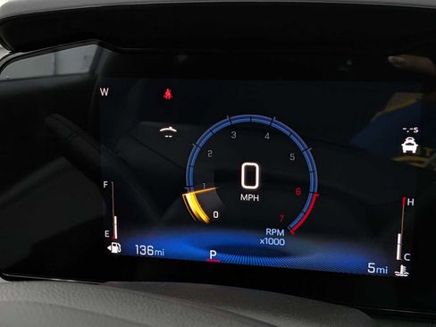 New 2026 Chevrolet Trax LT w/ Sunroof Package FWD image 32