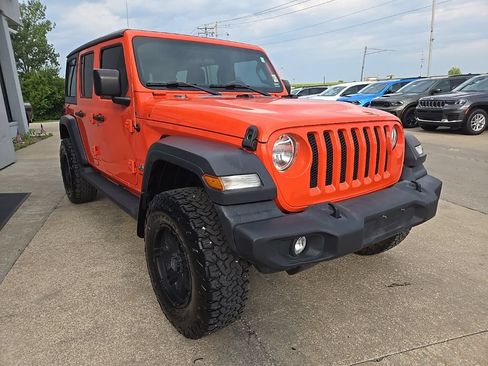Used 2018 Jeep Wrangler Unlimited Sport S AWD/4WD image 13