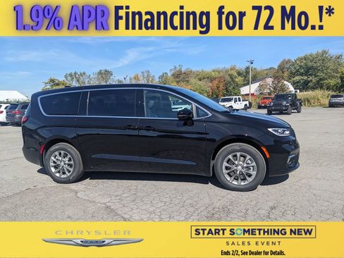 New 2026 Chrysler Pacifica Select image 2