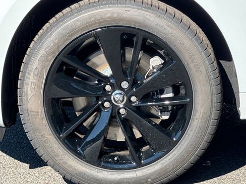 New 2026 Jaguar F-PACE R-Dynamic S image 13