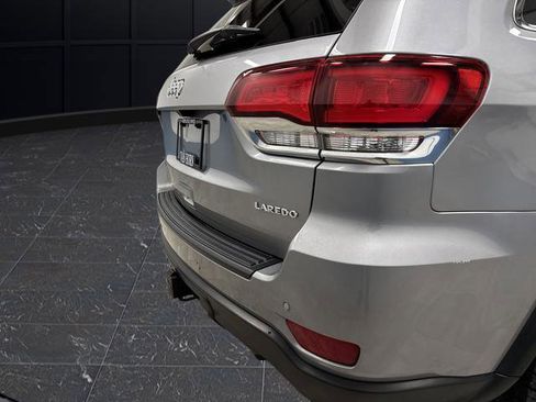 Used 2021 Jeep Grand Cherokee Laredo image 28