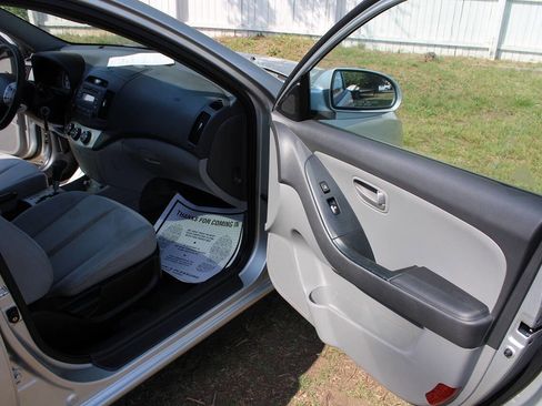 Used 2008 Hyundai Elantra SE FWD image 36