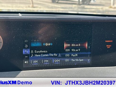 Certified 2021 Lexus UX 200 w/ Accessory Package (Z1) FWD image 32