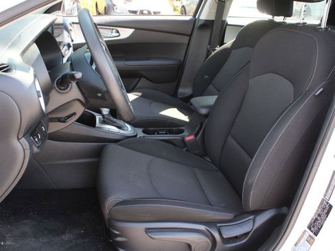 Used 2023 Kia Forte LXS w/ LXS Technology Package FWD image 16