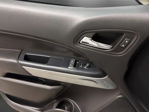 Used 2022 Chevrolet Colorado LT w/ Fleet Safety Package RWD image 16
