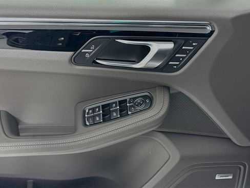 New 2026 Porsche Macan image 11