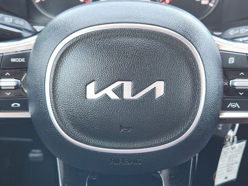 Used 2023 Kia Sorento LX AWD/4WD image 35