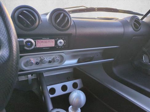 Used 2005 Lotus Elise RWD image 13
