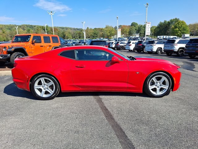 Used 2019 Chevrolet Camaro LT RWD image 9