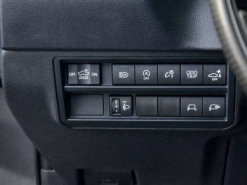 Used 2022 Toyota Tundra SR5 w/ SR5 Convenience Package image 24