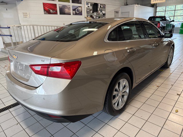 Used 2025 Chevrolet Malibu LT FWD image 3