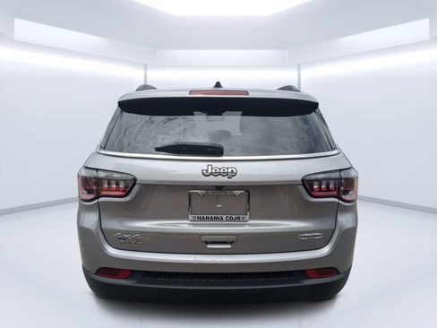 Used 2024 Jeep Compass Latitude AWD/4WD image 5