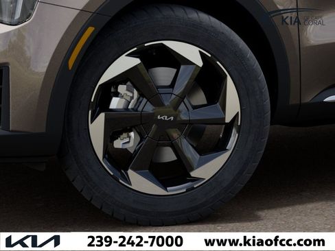 New 2026 Kia Sorento EX FWD image 9