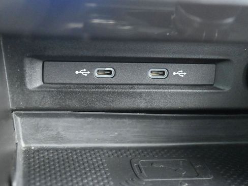 Used 2023 Volkswagen Tiguan SE w/ Panoramic Sunroof Package AWD/4WD image 33