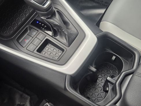 Used 2023 Toyota RAV4 XLE Premium image 21