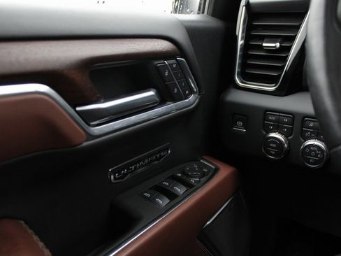 Used 2025 GMC Sierra 1500 Denali Ultimate image 24