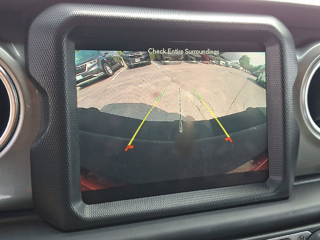 Used 2023 Jeep Wrangler Unlimited Sahara AWD/4WD image 18