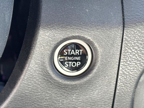 Used 2024 Nissan Frontier SV w/ SV Convenience Package image 16