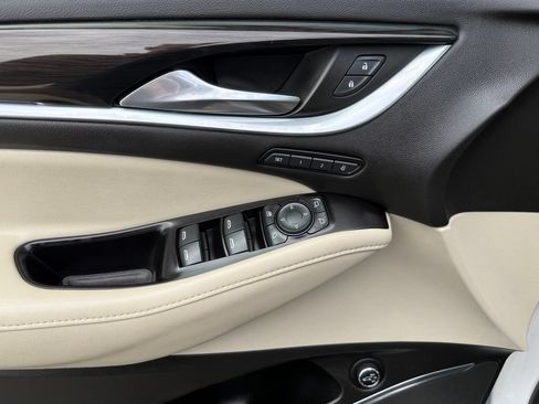 Used 2020 Buick Enclave Premium w/ Sun and Sites Package AWD/4WD image 14