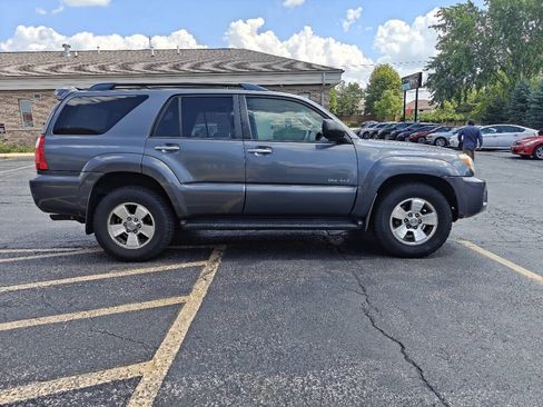 Used 2008 Toyota 4Runner SR5 w/ SR5 Extra Value Pkg 1 AWD/4WD image 6